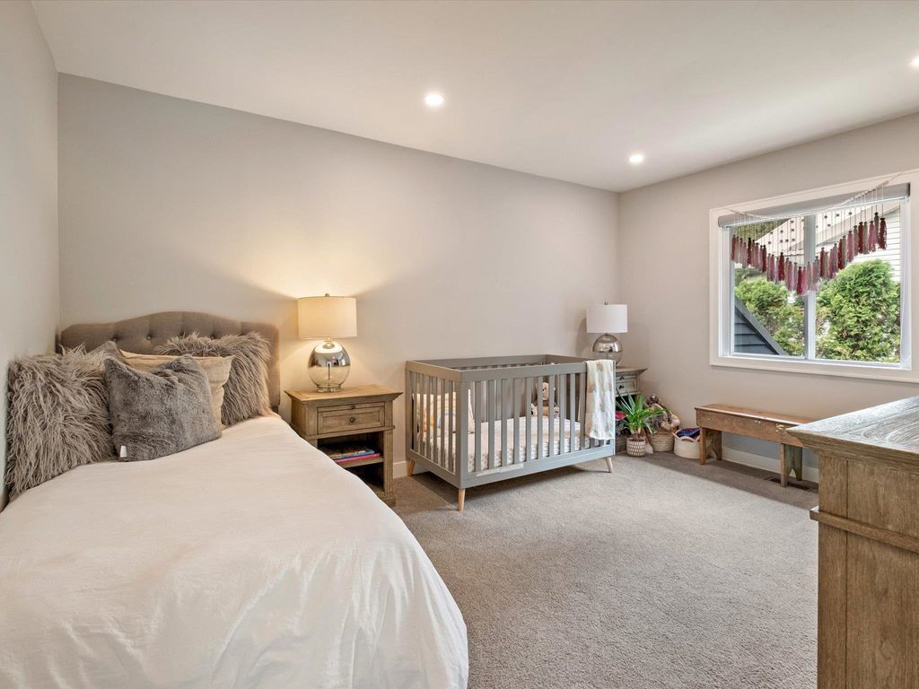 listing image 1104186362573029136