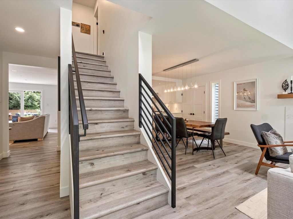listing image 1107054721198099050