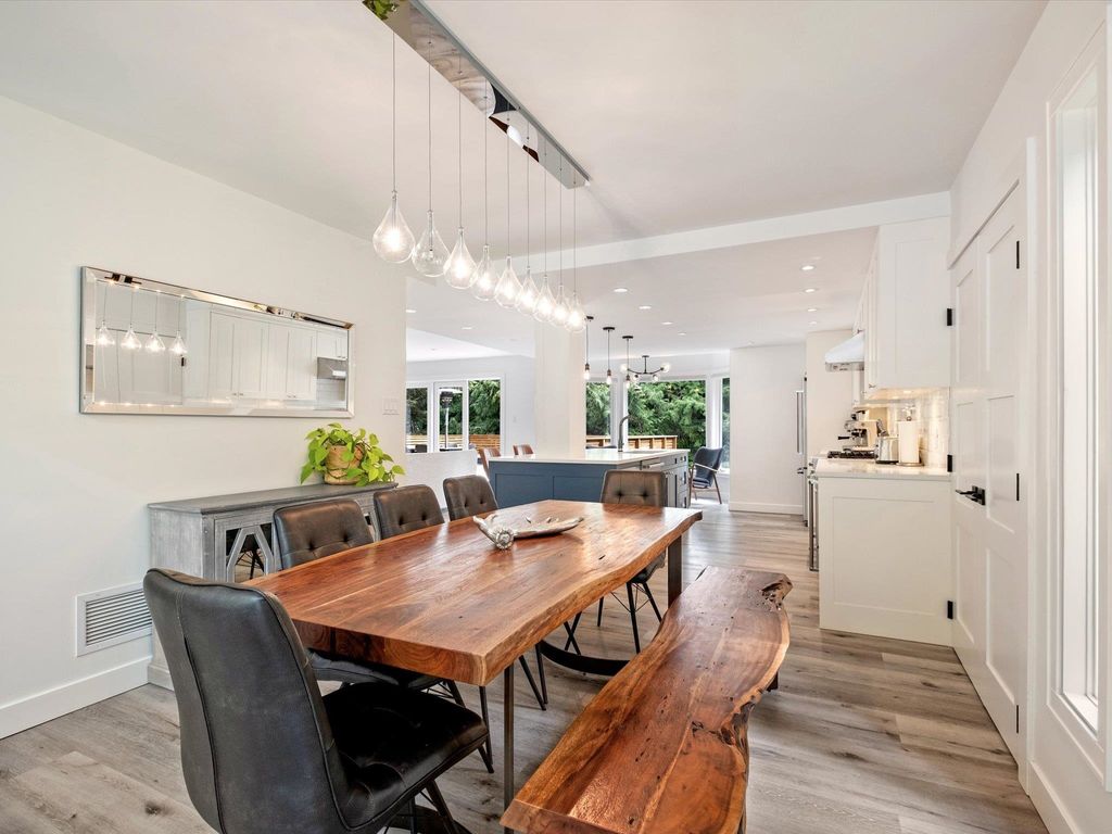 listing image 1102559908466483811