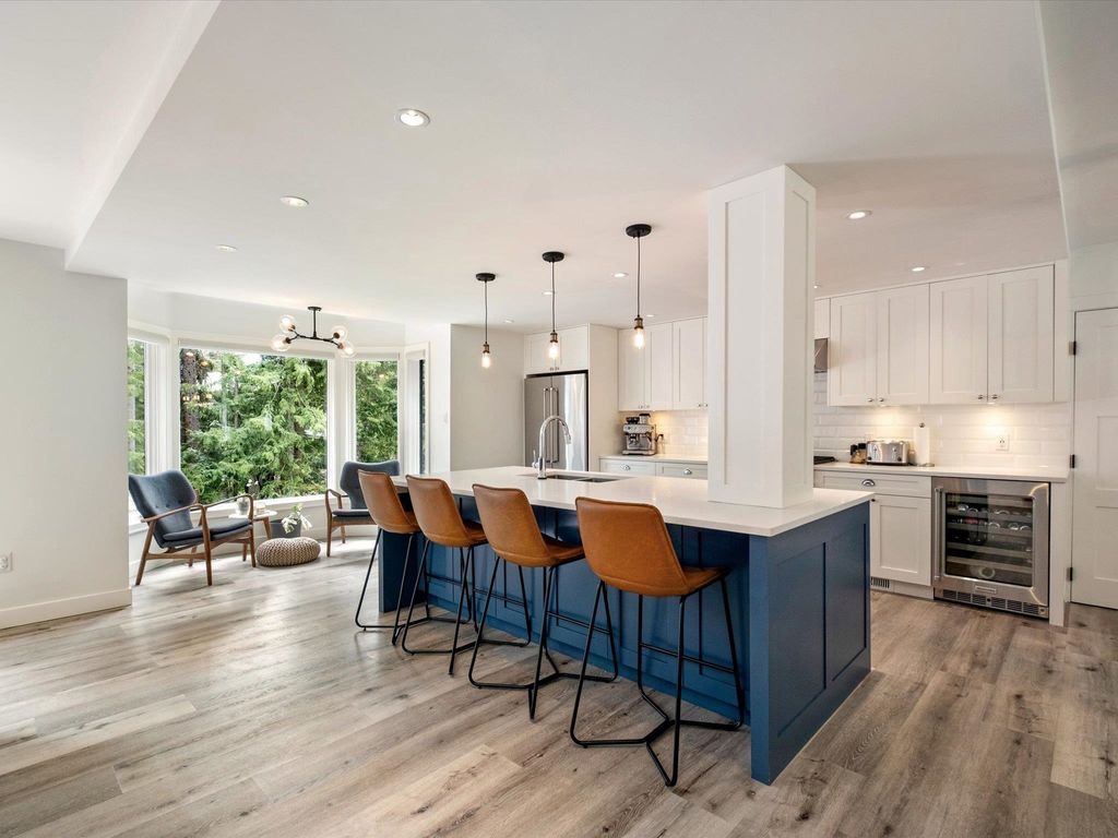 listing image 1108874116056003712