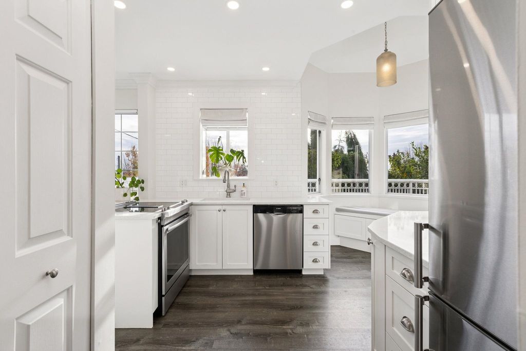 listing image 1101102538643282755