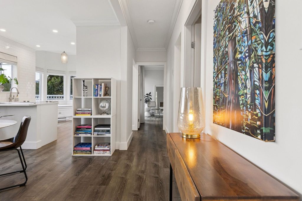 listing image 1104452469373954751