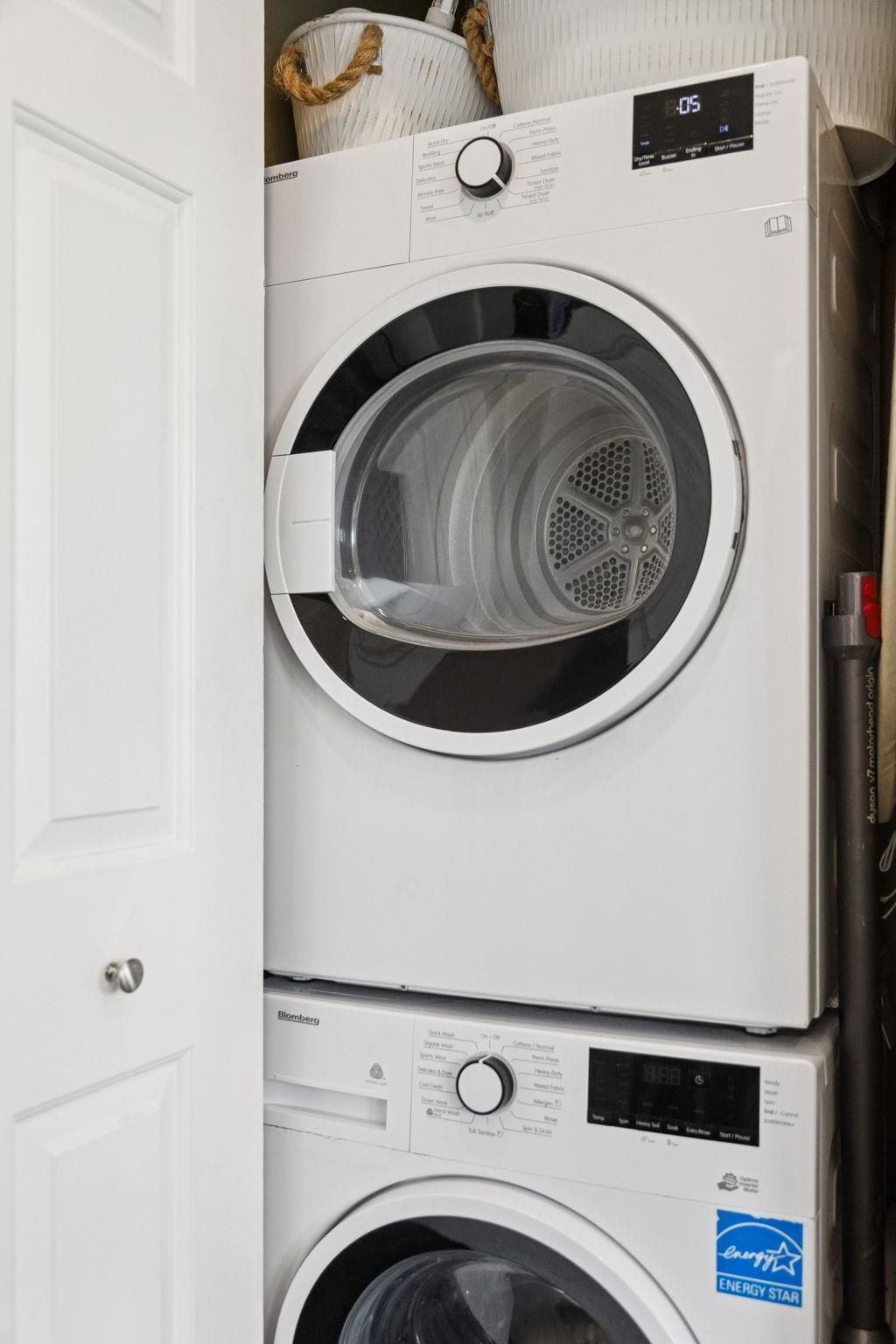 listing image 1104624674397111176