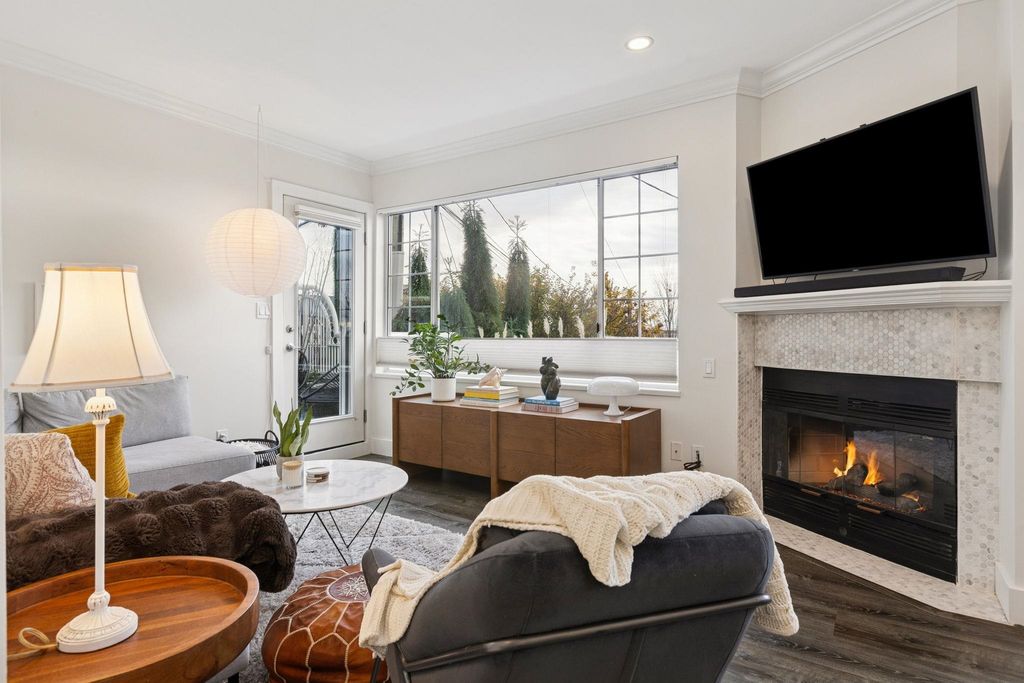 listing image 1109161112843378227