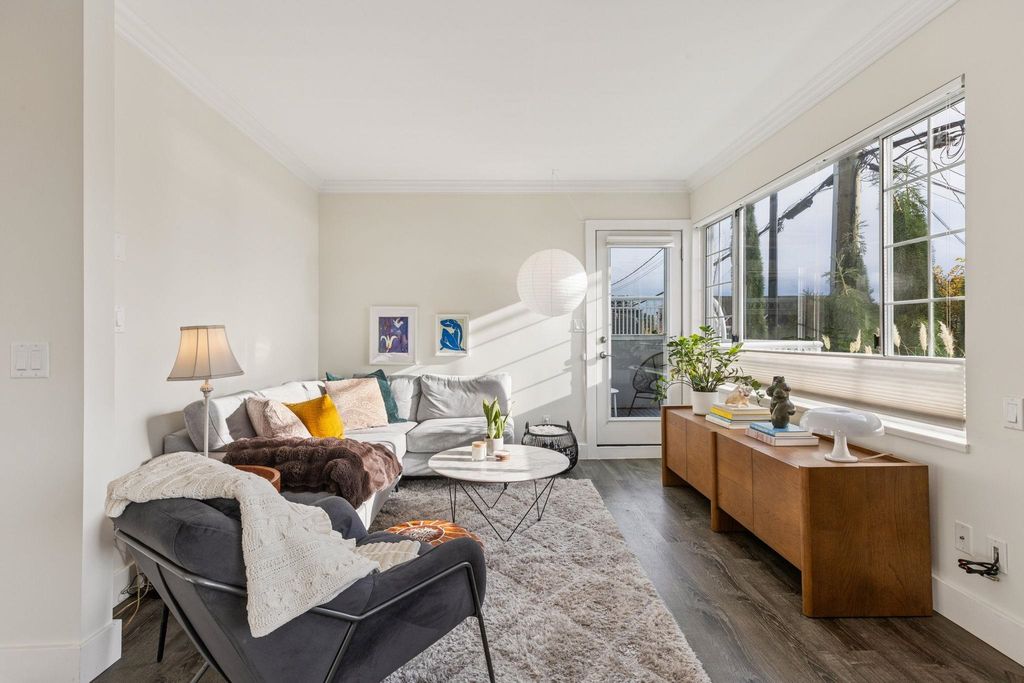 listing image 1106582591978258843