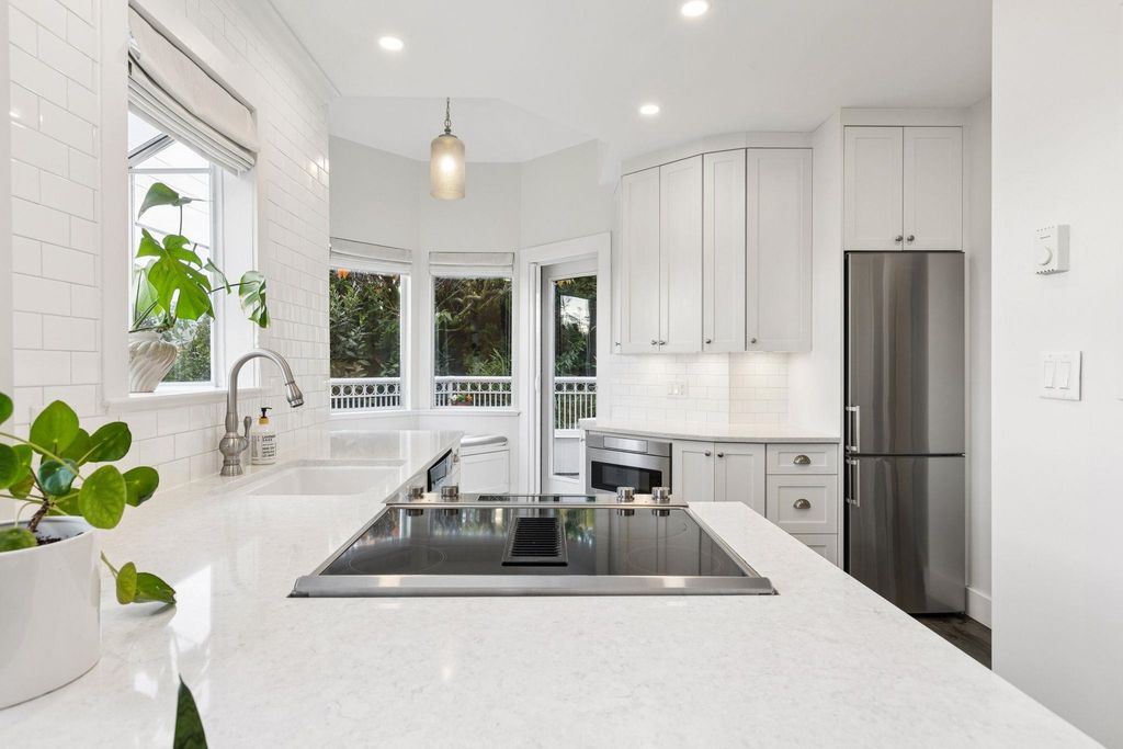 listing image 1109398542976001832