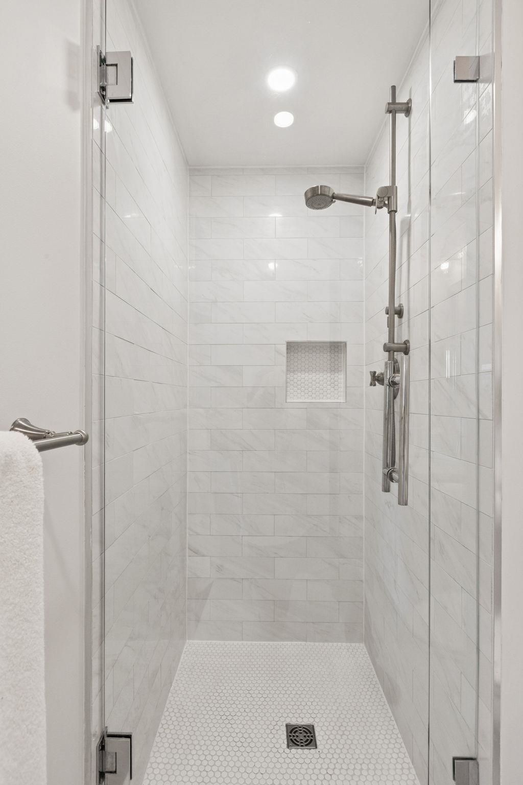 listing image 1102846418028155251