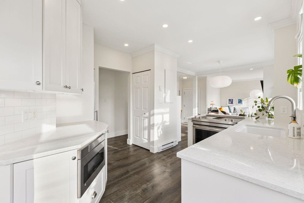 listing image 1105573571007168163