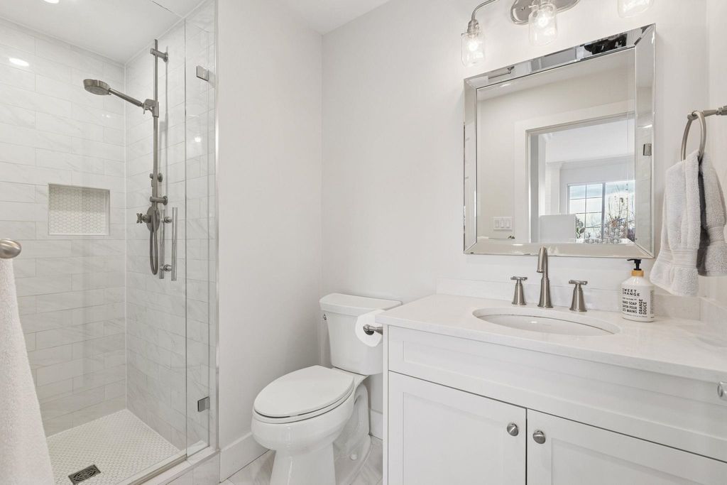 listing image 1105401682535687747