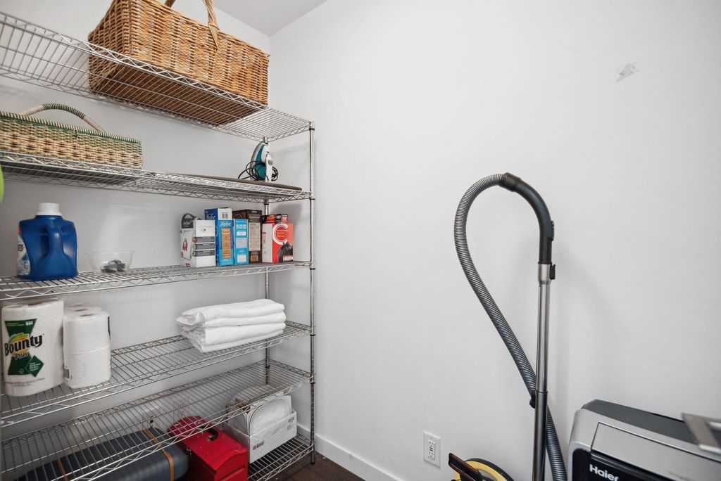 listing image 1102260626970524814