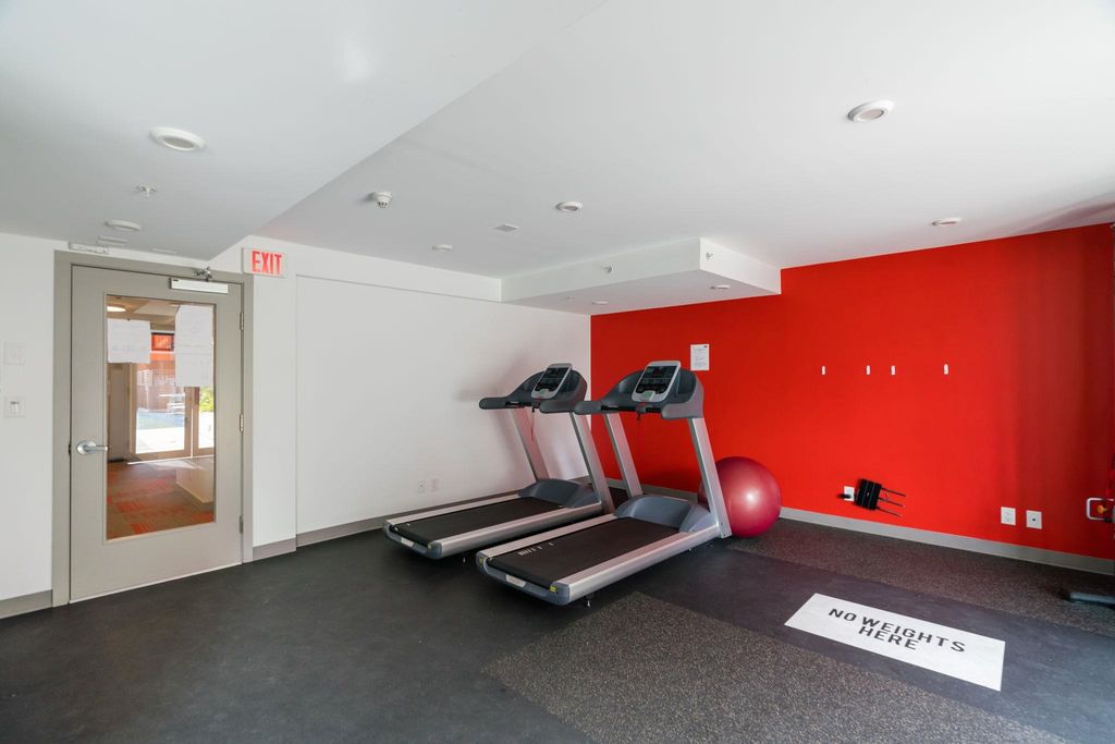 listing image 1106776114921117857