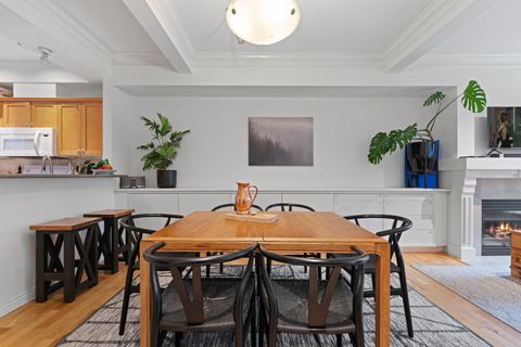 2688 Mountain Highway 6 North Vancouver BC V7J 2N5