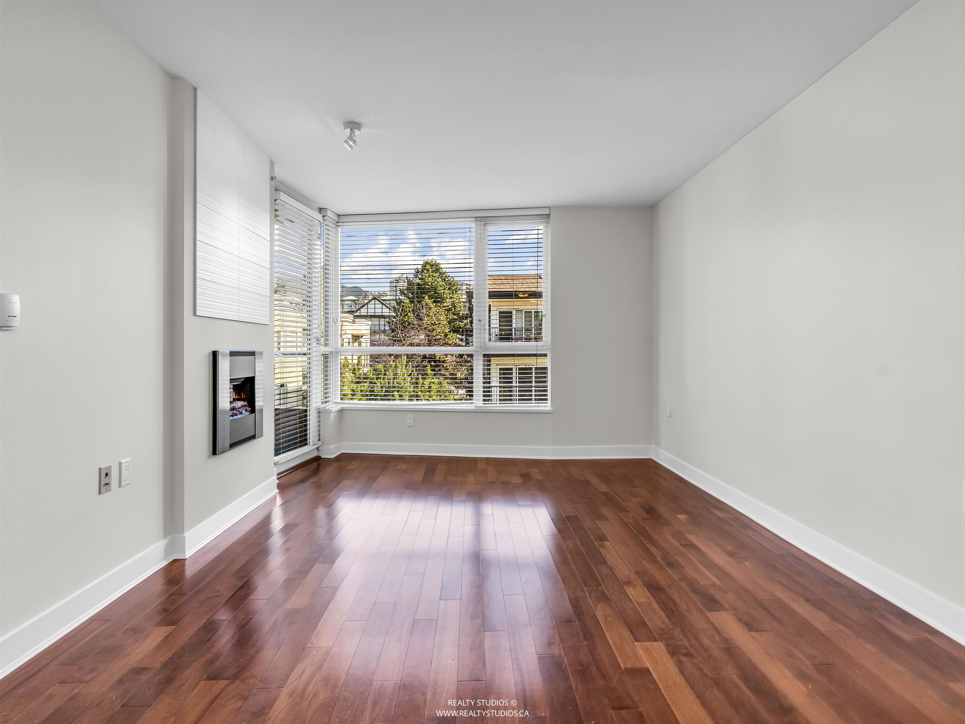 160 W 3rd Street 506