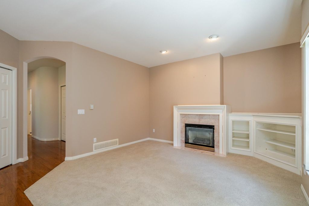 listing image 1104704149323361314