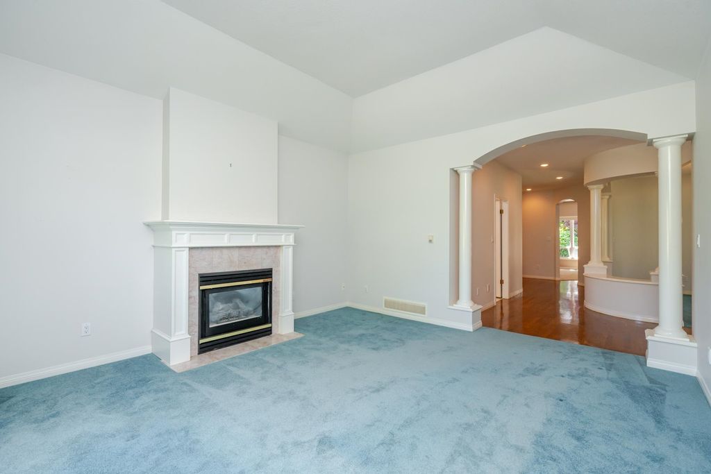 listing image 1104249674810693887
