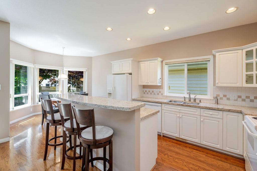 listing image 1109117673238665571