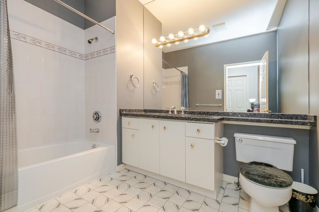 listing image 1102323510258988218
