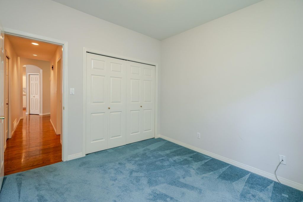 listing image 1103632607840272272