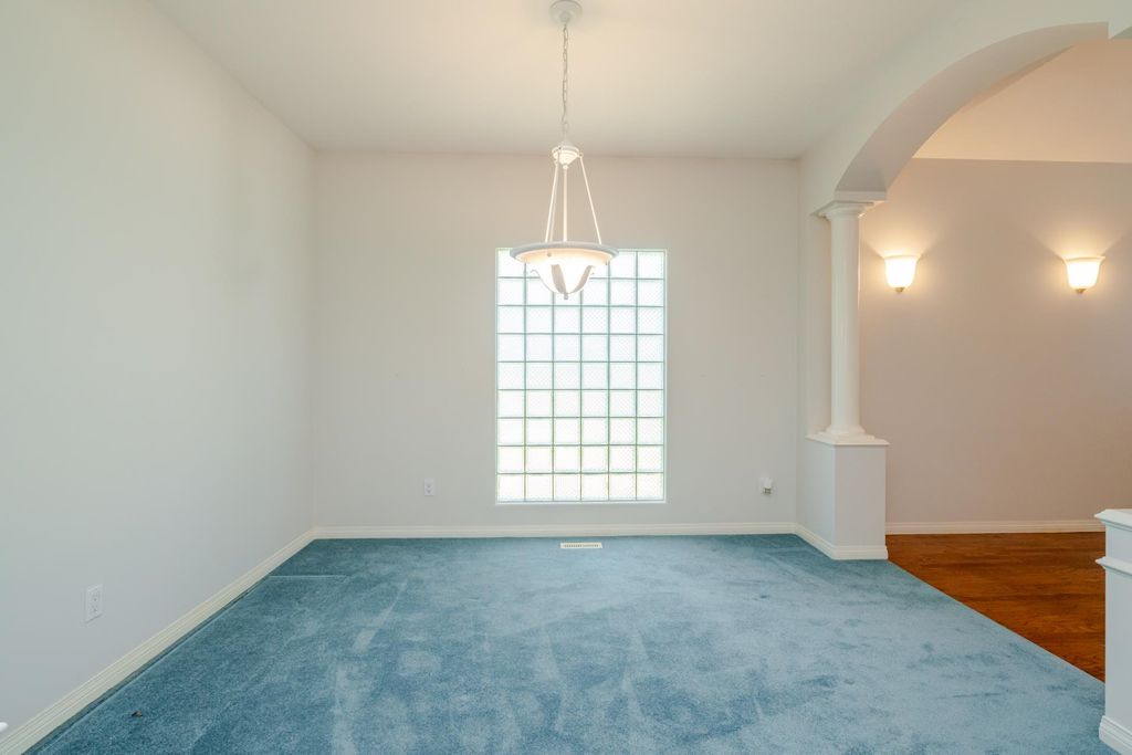 listing image 1104153201417829838