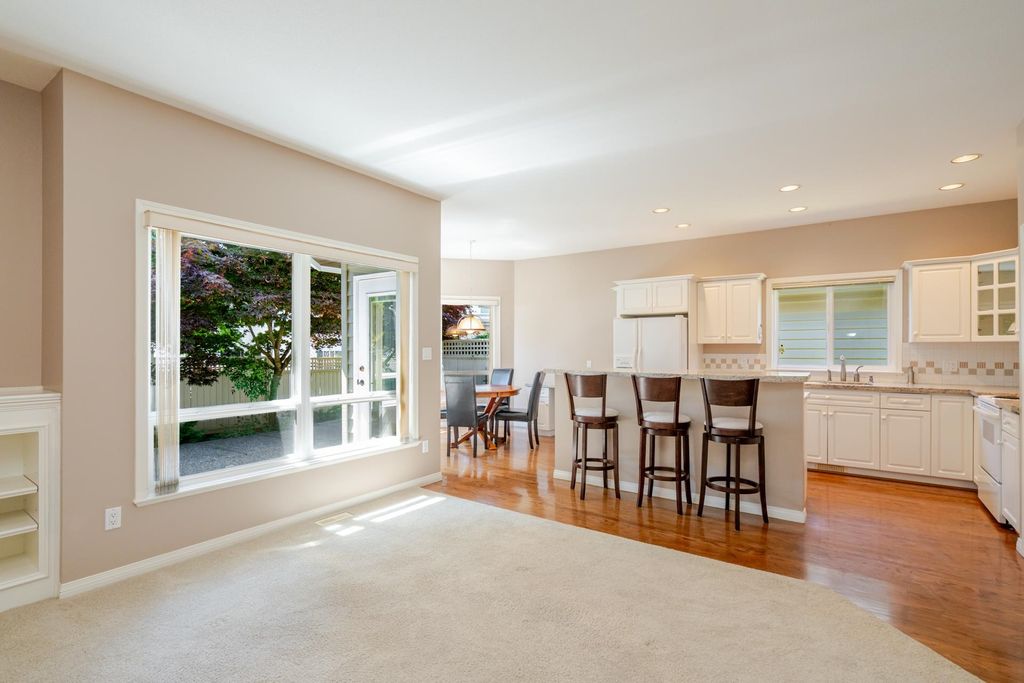 listing image 1109224215850585308