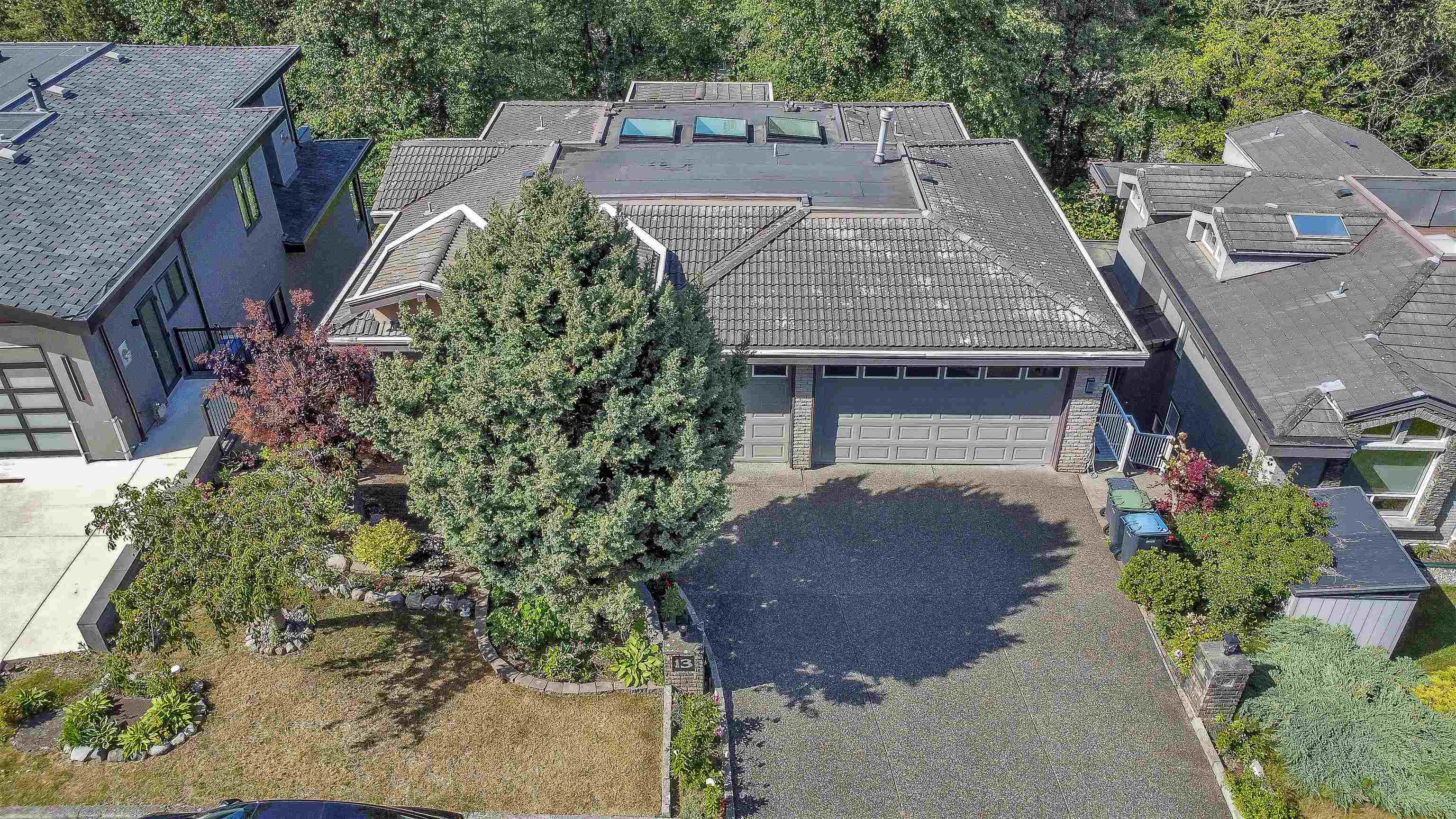 13 Shoreline Circle
