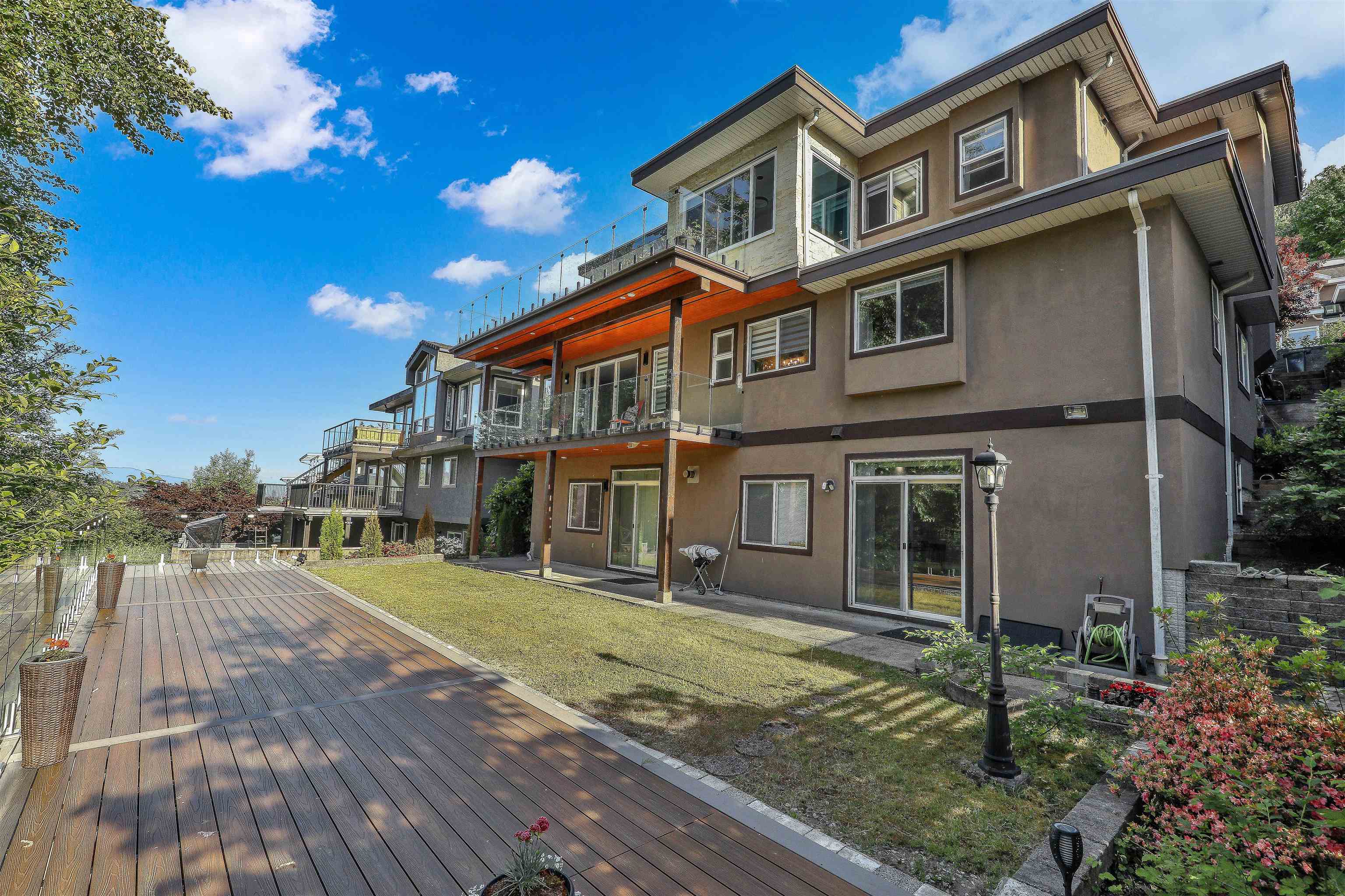 13 Shoreline Circle