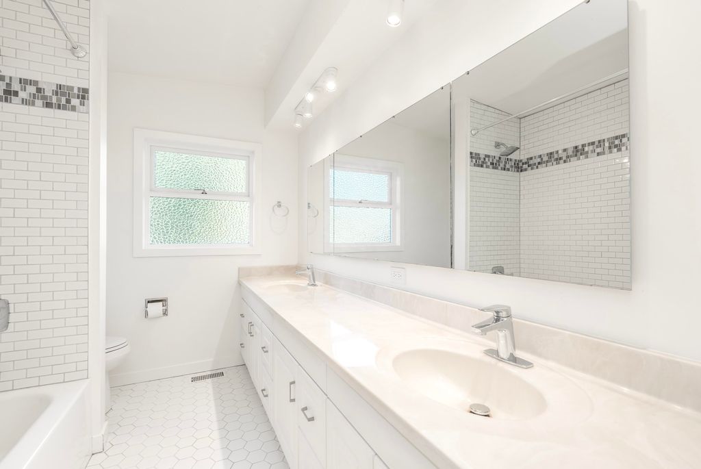 listing image 1107704124731172202