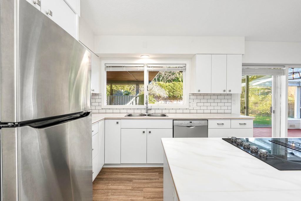 listing image 1106502338458258156