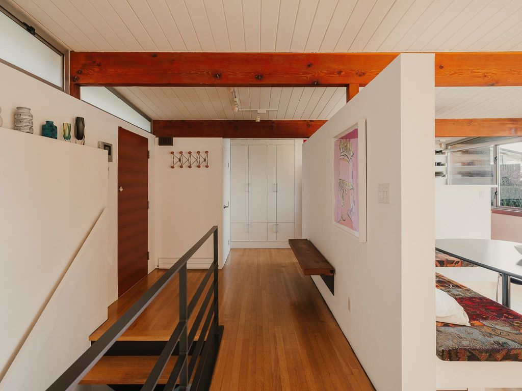 listing image 1106990322814839190