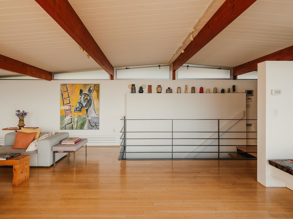 listing image 1104725697917357754