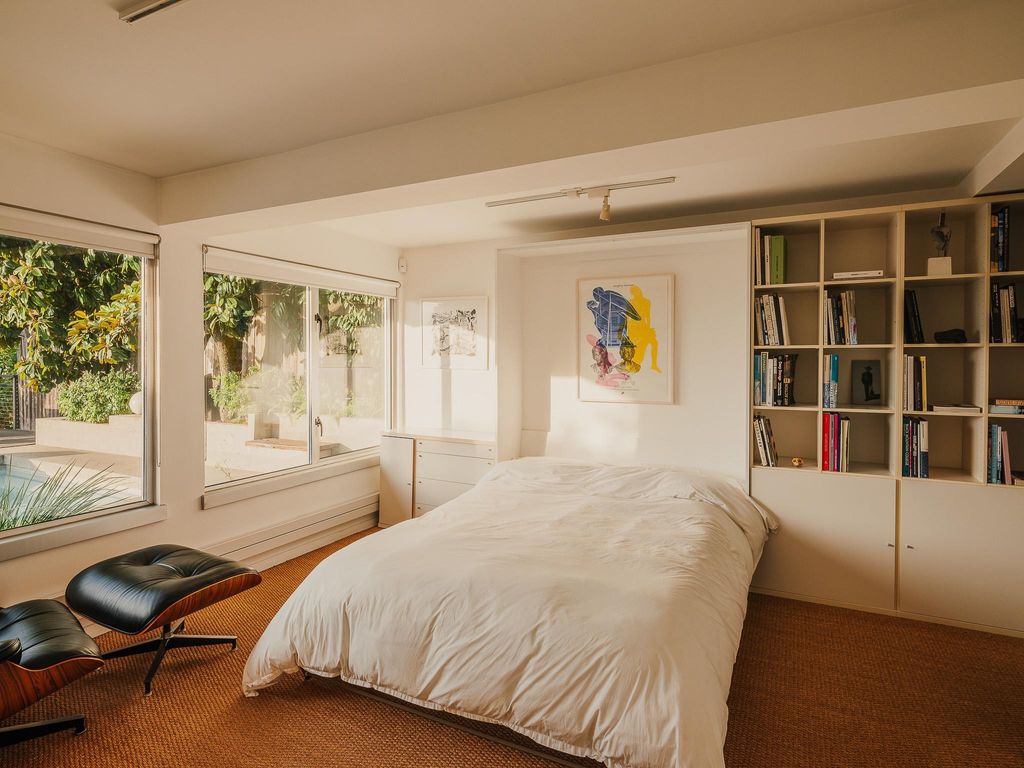 listing image 1103905678814457092