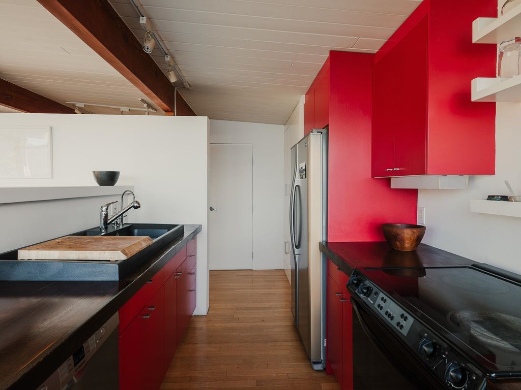 listing image 1106061616544243395