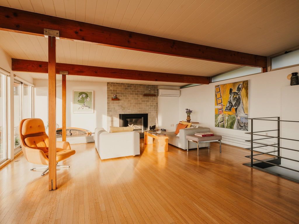 listing image 1102343247251697406