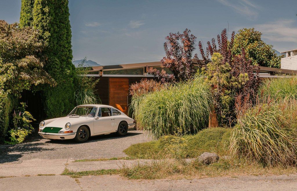 listing image 1102073802526645177