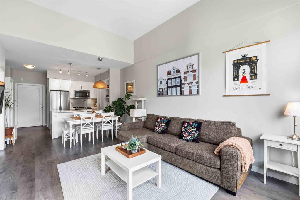 Photo of 20211 66 Avenue #E405, Langley, BC V2Y 0L4 (MLS # R3147883)