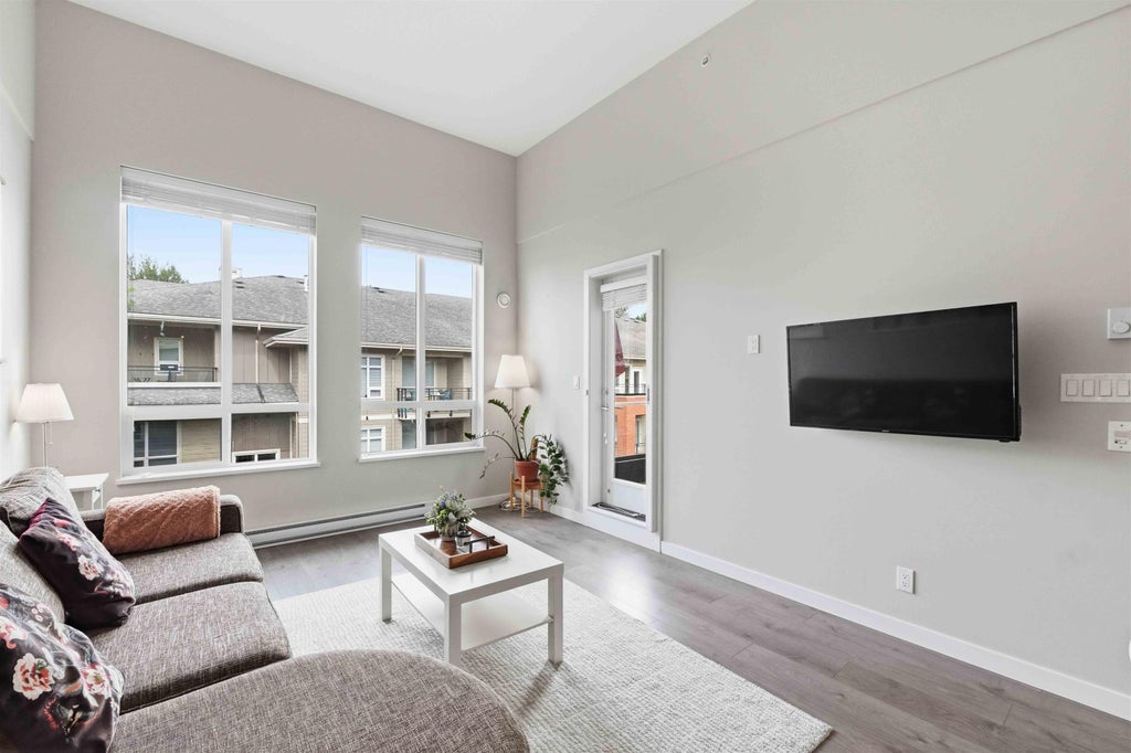 Photo of 20211 66 Avenue #E405, Langley, BC V2Y 0L4 (MLS # R3147883)