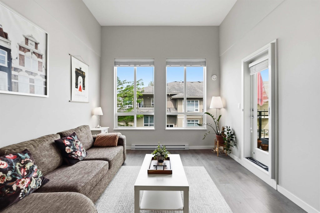 Photo of 20211 66 Avenue #E405, Langley, BC V2Y 0L4 (MLS # R3147883)