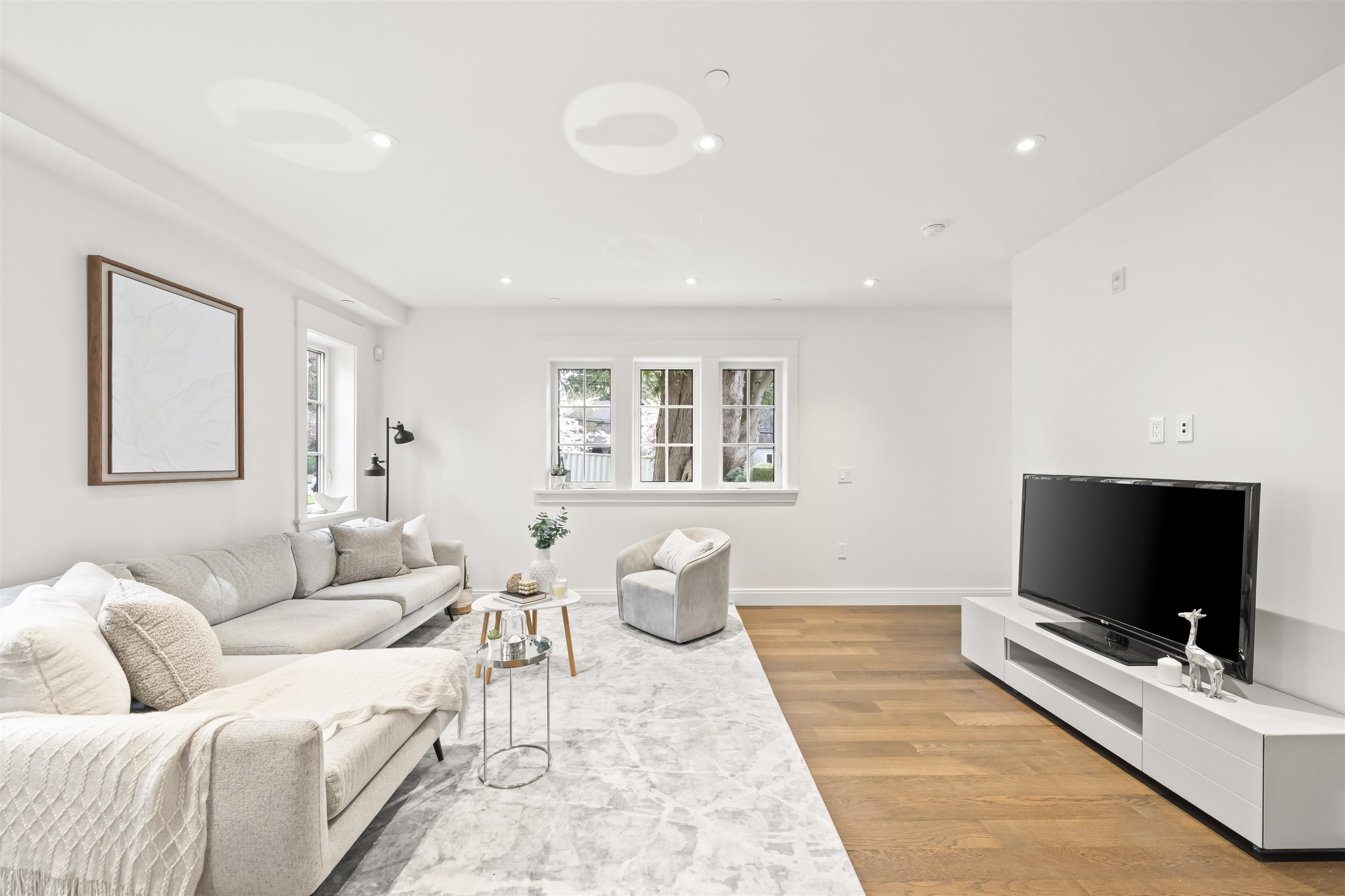 5819 Highbury Street 2