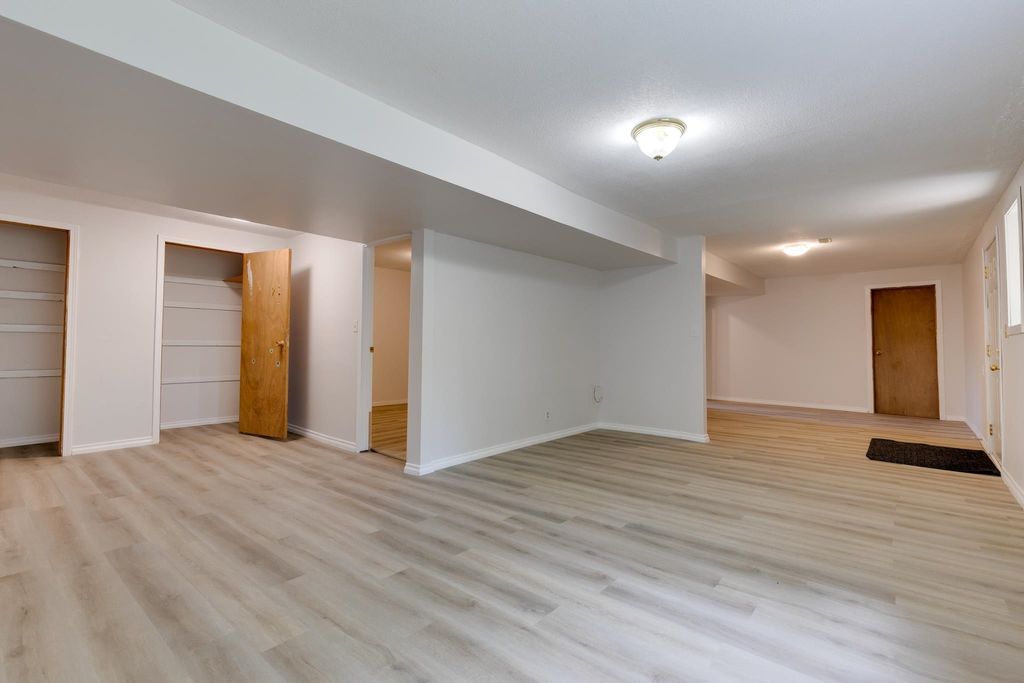 listing image 1103608768370712762