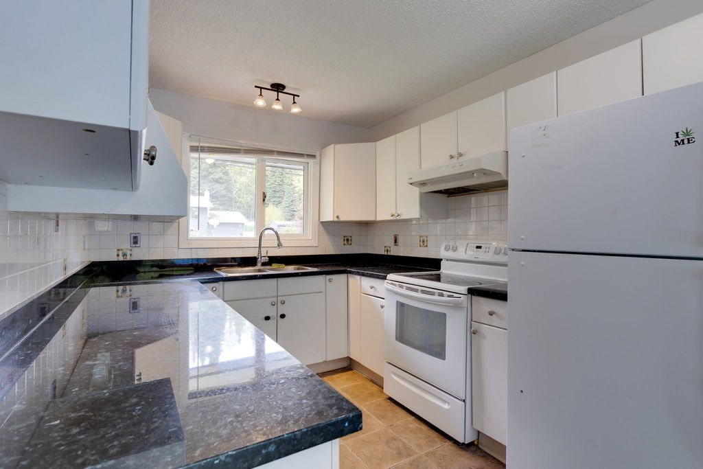 listing image 1103477573149621754