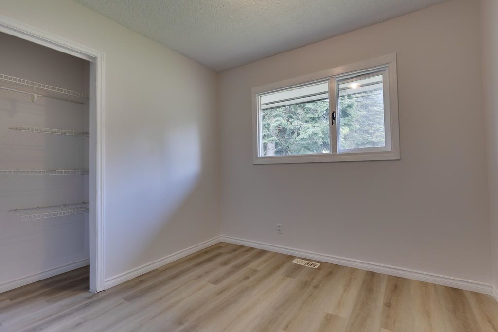 listing image 1103825095640982324