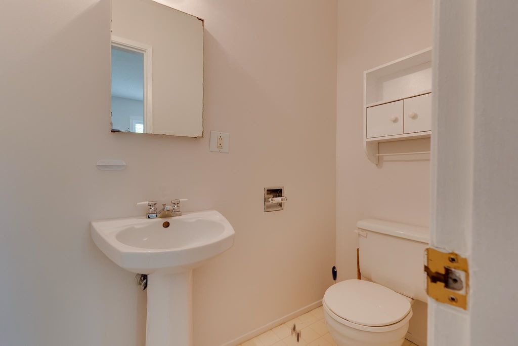 listing image 1102411372197441499