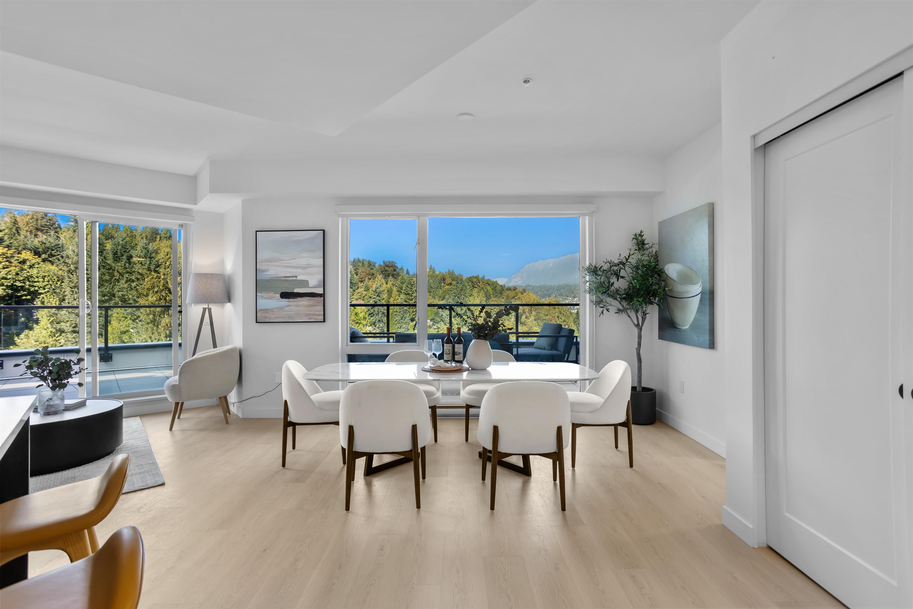 2002 St. George Street 604