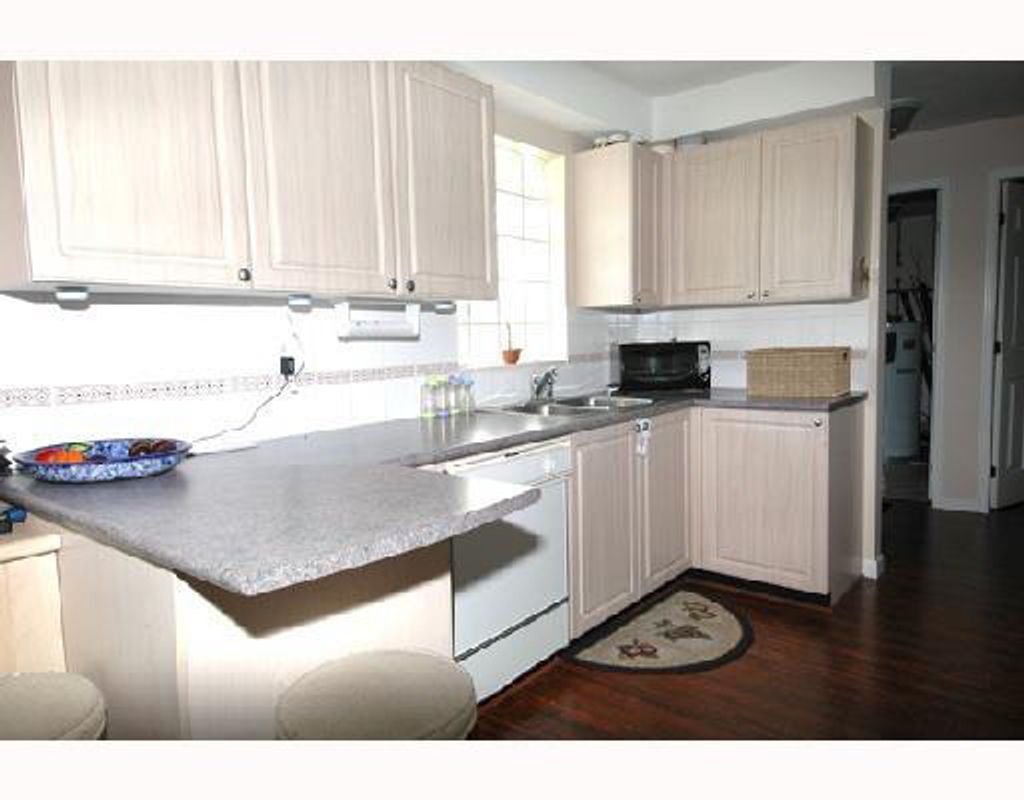 listing image 1106468309443521861