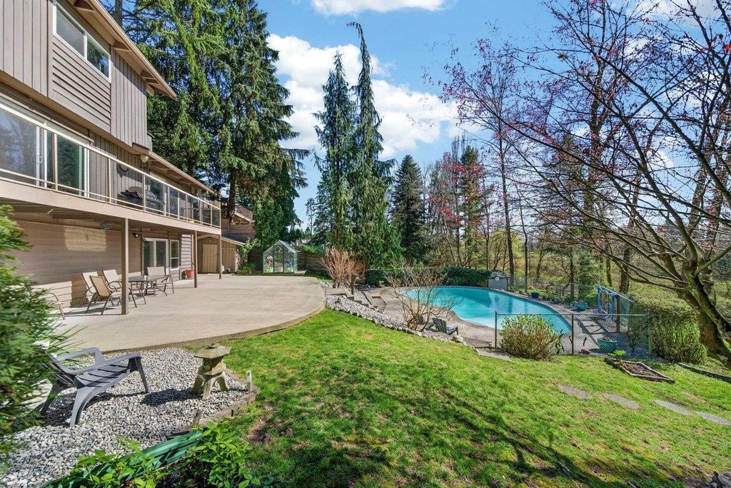 Photo of 23419 Tamarack Lane, Maple Ridge, BC V2W 1A8 (MLS # R3110272)