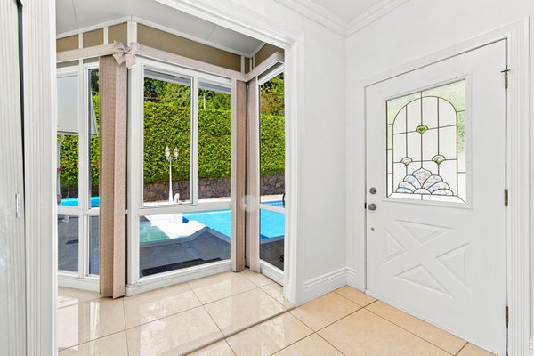 5553 Nancy Greene Way, North Vancouver, BC 2