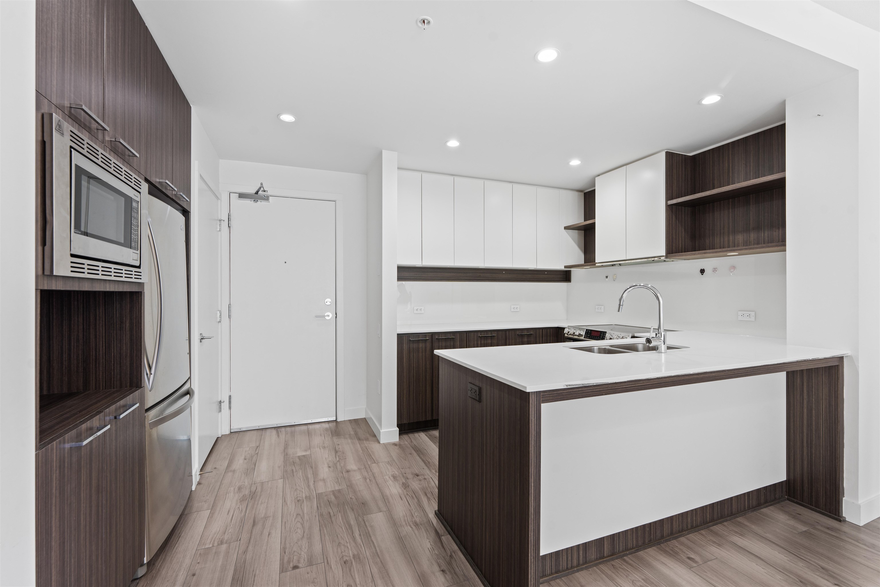 9250 University High Street 209