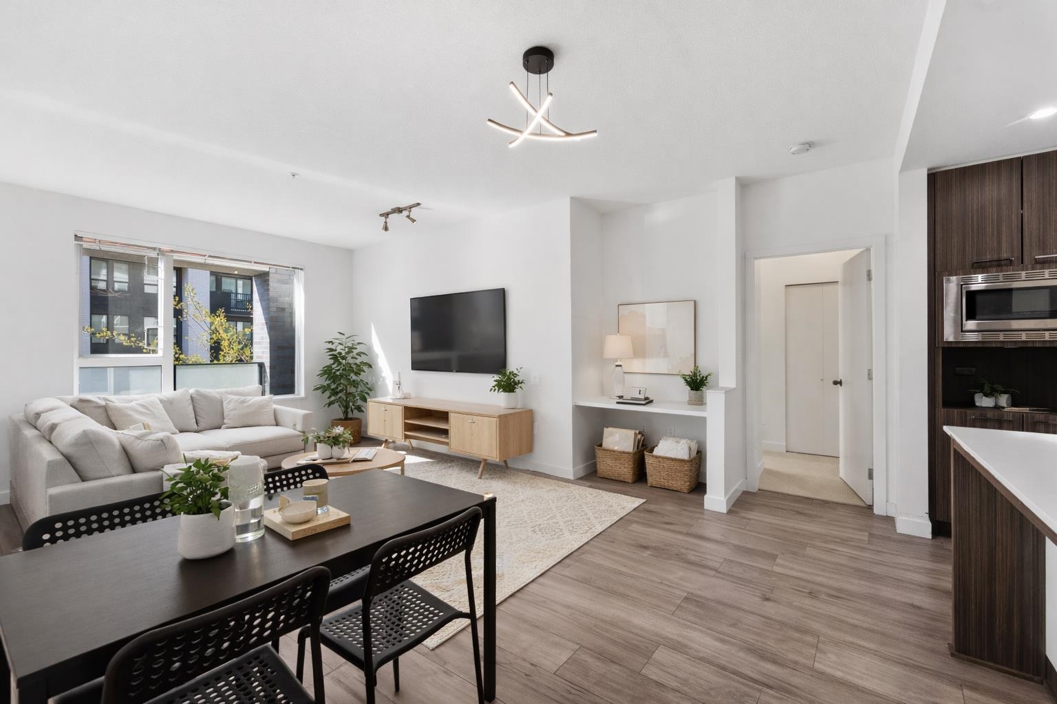 9250 University High Street 209