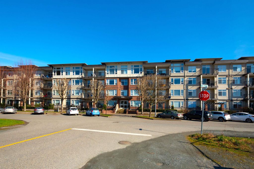 Photo of 9422 Victor Street #207, Chilliwack, BC V2P 0B8 (MLS # R3098280)