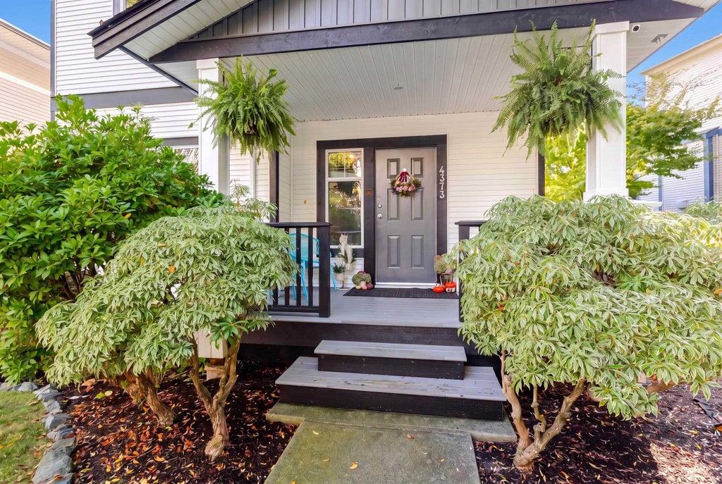 Photo of 4373 Atwood Crescent, Abbotsford, BC V3G 2Y7 (MLS # R3173078)